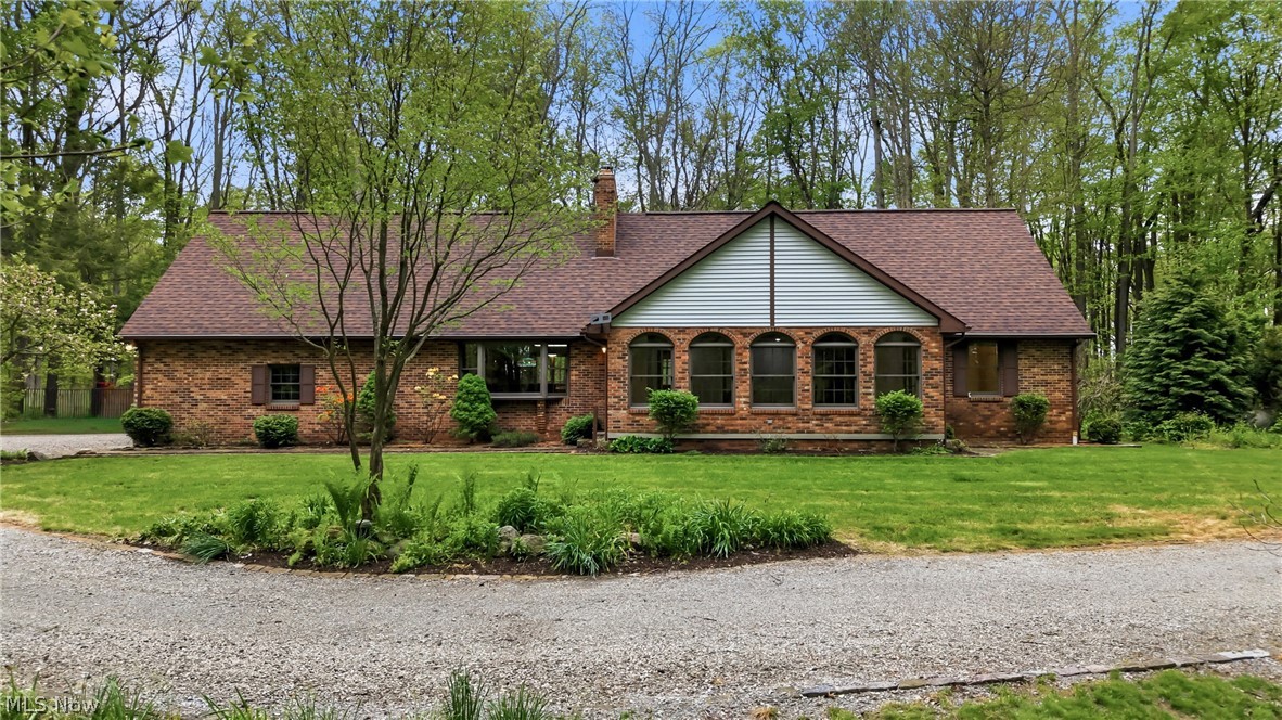 13689 Beard Road New Springfield OH 44443