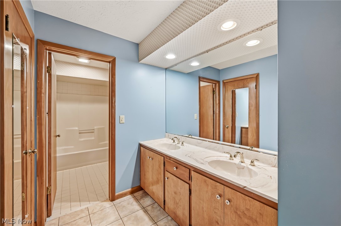 13689 Beard Road New Springfield OH 44443