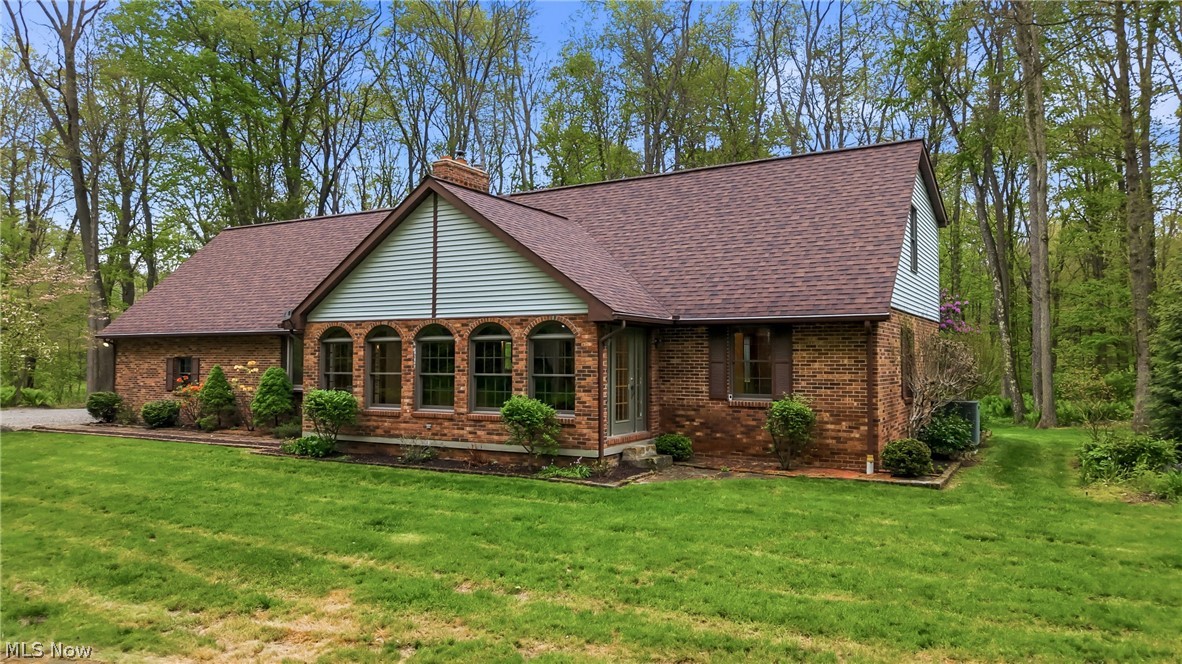 13689 Beard Road New Springfield OH 44443