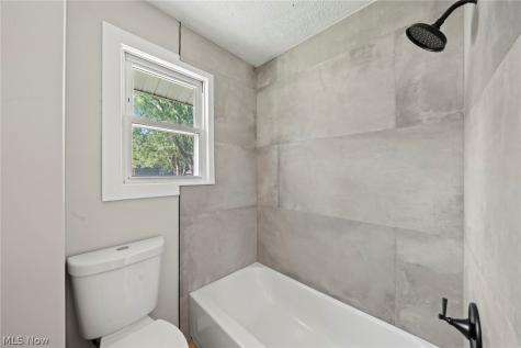 1218 Briggle Road Copley OH 44320