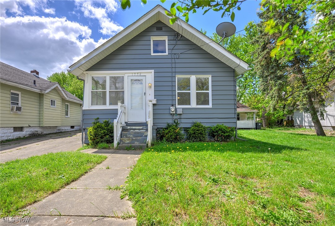 1254 Delos Street Akron OH 44306