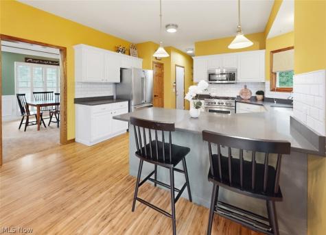 11065 Dunsby Avenue NW Uniontown OH 44685