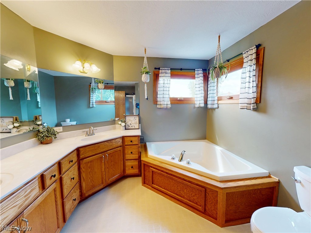 11065 Dunsby Avenue NW Uniontown OH 44685