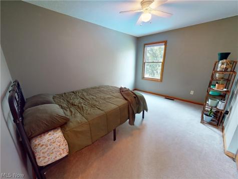 11065 Dunsby Avenue NW Uniontown OH 44685