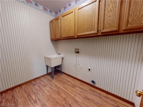 11065 Dunsby Avenue NW Uniontown OH 44685