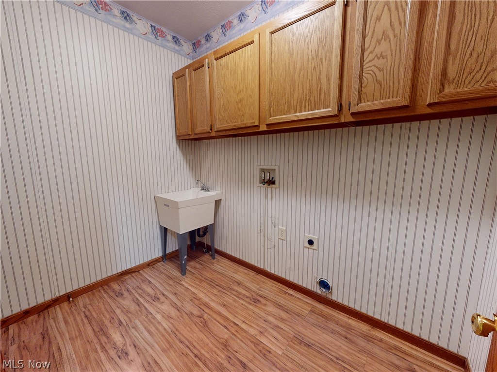 11065 Dunsby Avenue NW Uniontown OH 44685