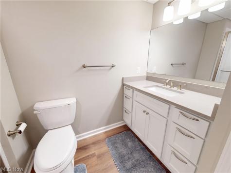 11065 Dunsby Avenue NW Uniontown OH 44685