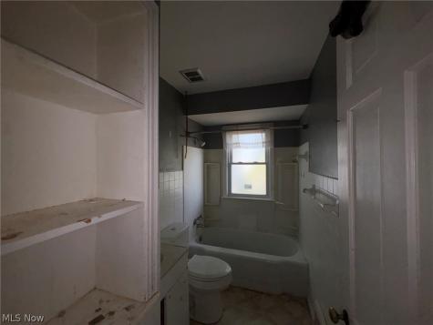 5202 Joseph Street Maple Heights OH 44137