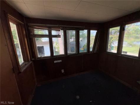 5202 Joseph Street Maple Heights OH 44137