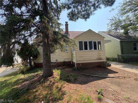 5202 Joseph Street Maple Heights OH 44137