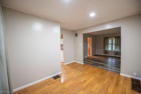 336 N 12th Street Sebring OH 44672