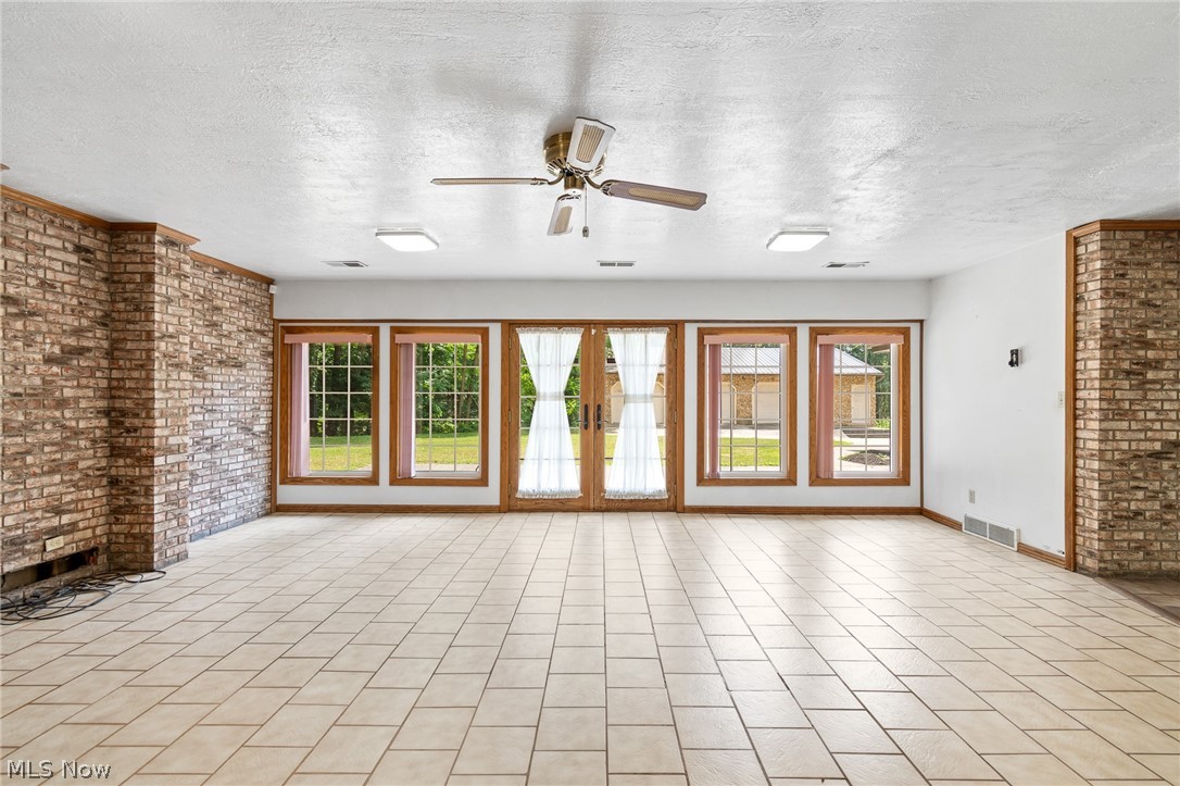 7434 Fenton Road NW North Bloomfield OH 44450
