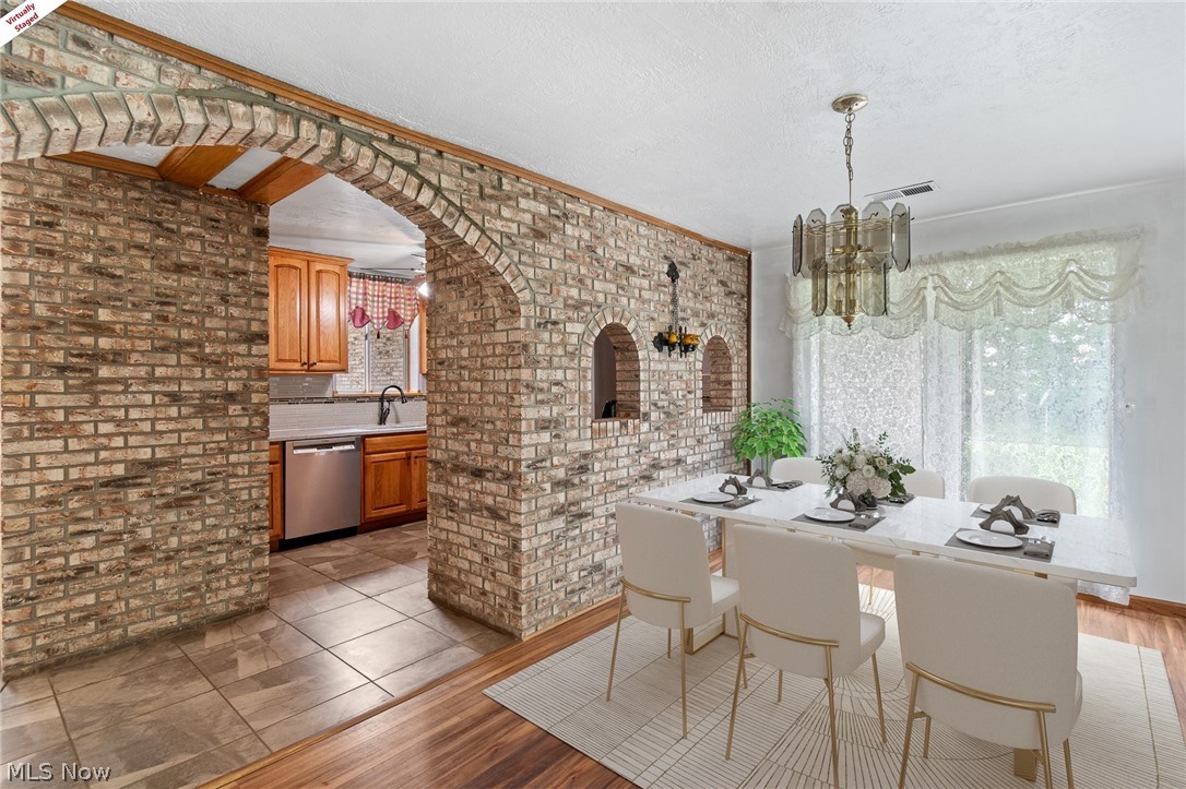7434 Fenton Road NW North Bloomfield OH 44450