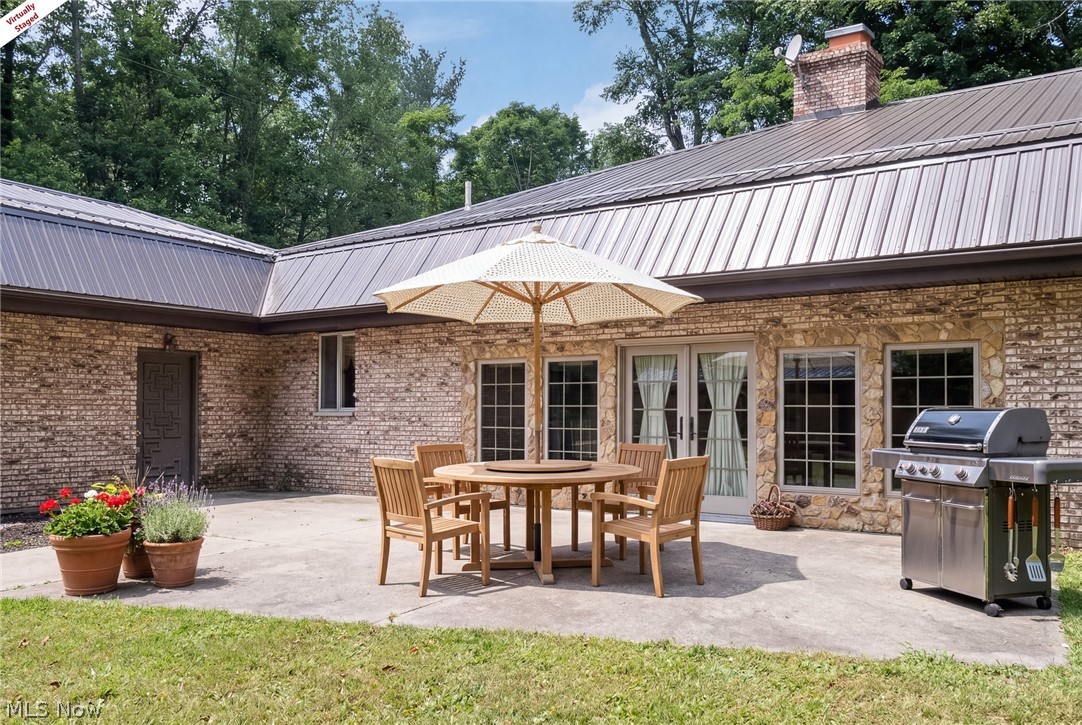 7434 Fenton Road NW North Bloomfield OH 44450