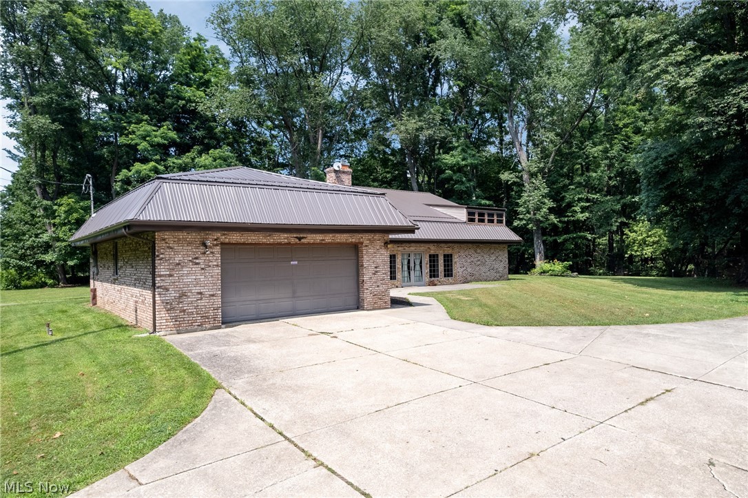 7434 Fenton Road NW North Bloomfield OH 44450