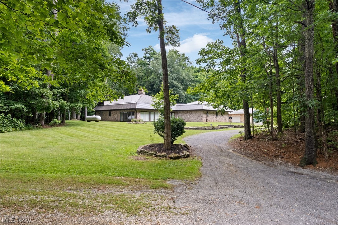 7434 Fenton Road NW North Bloomfield OH 44450
