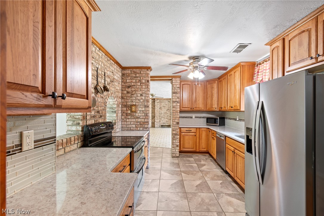 7434 Fenton Road NW North Bloomfield OH 44450