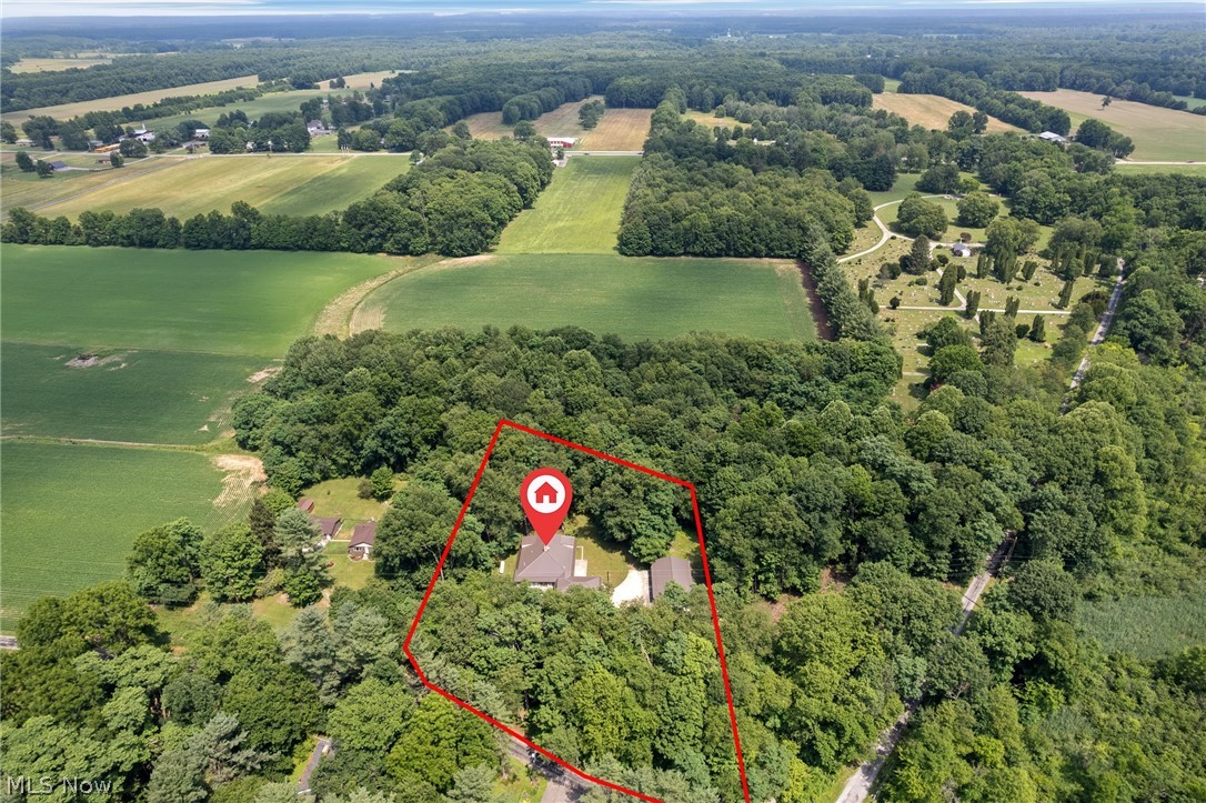 7434 Fenton Road NW North Bloomfield OH 44450