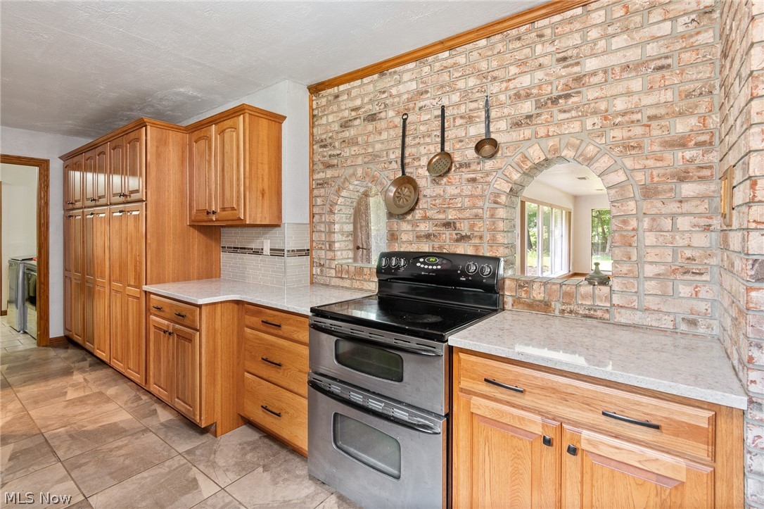 7434 Fenton Road NW North Bloomfield OH 44450