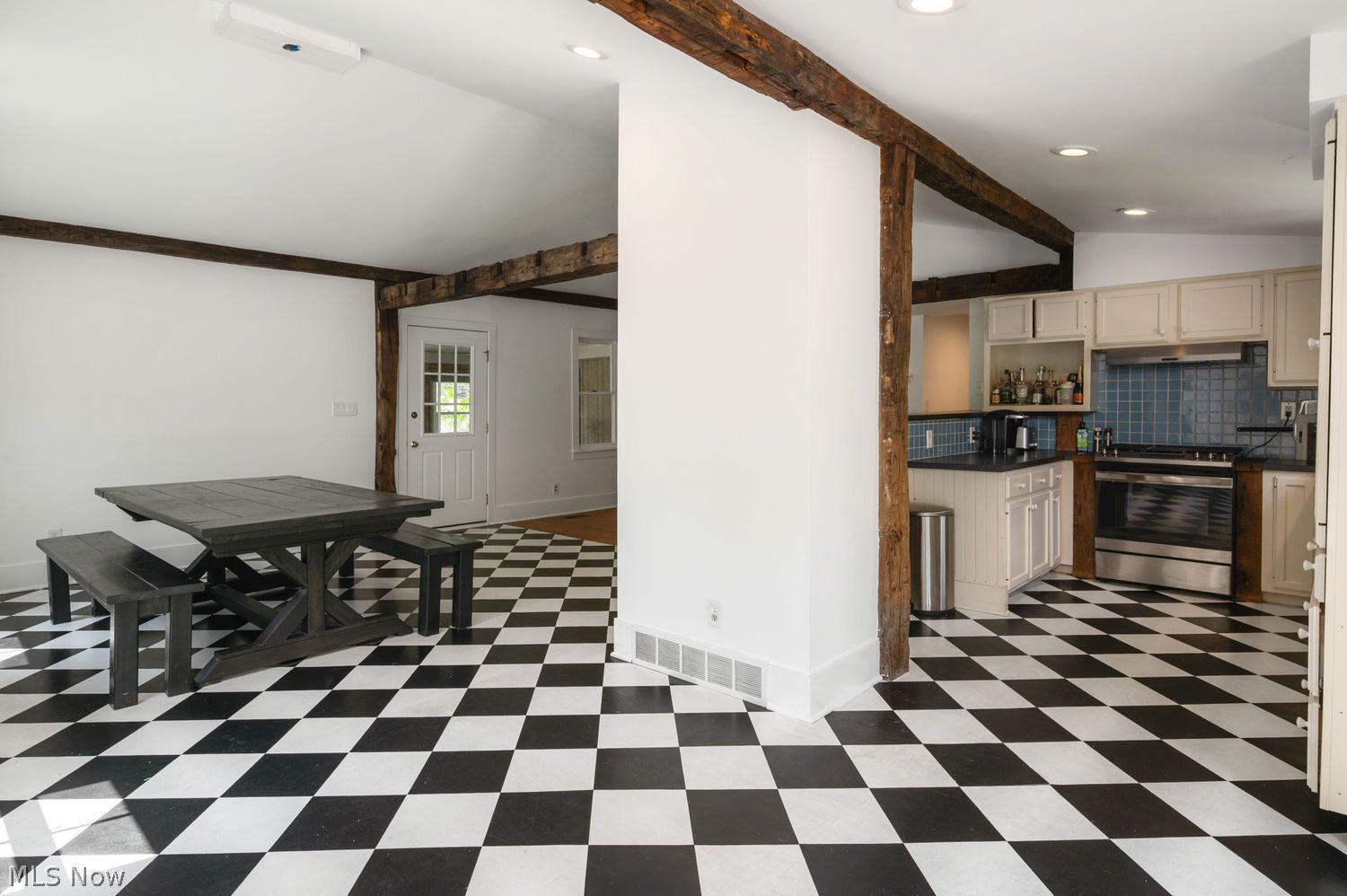 512 Crackel Road Aurora OH 44202