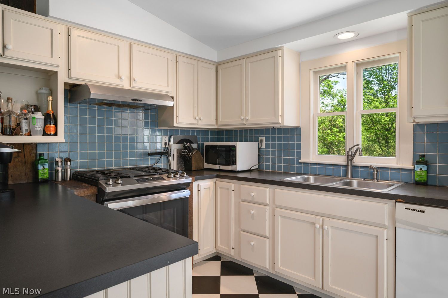 512 Crackel Road Aurora OH 44202