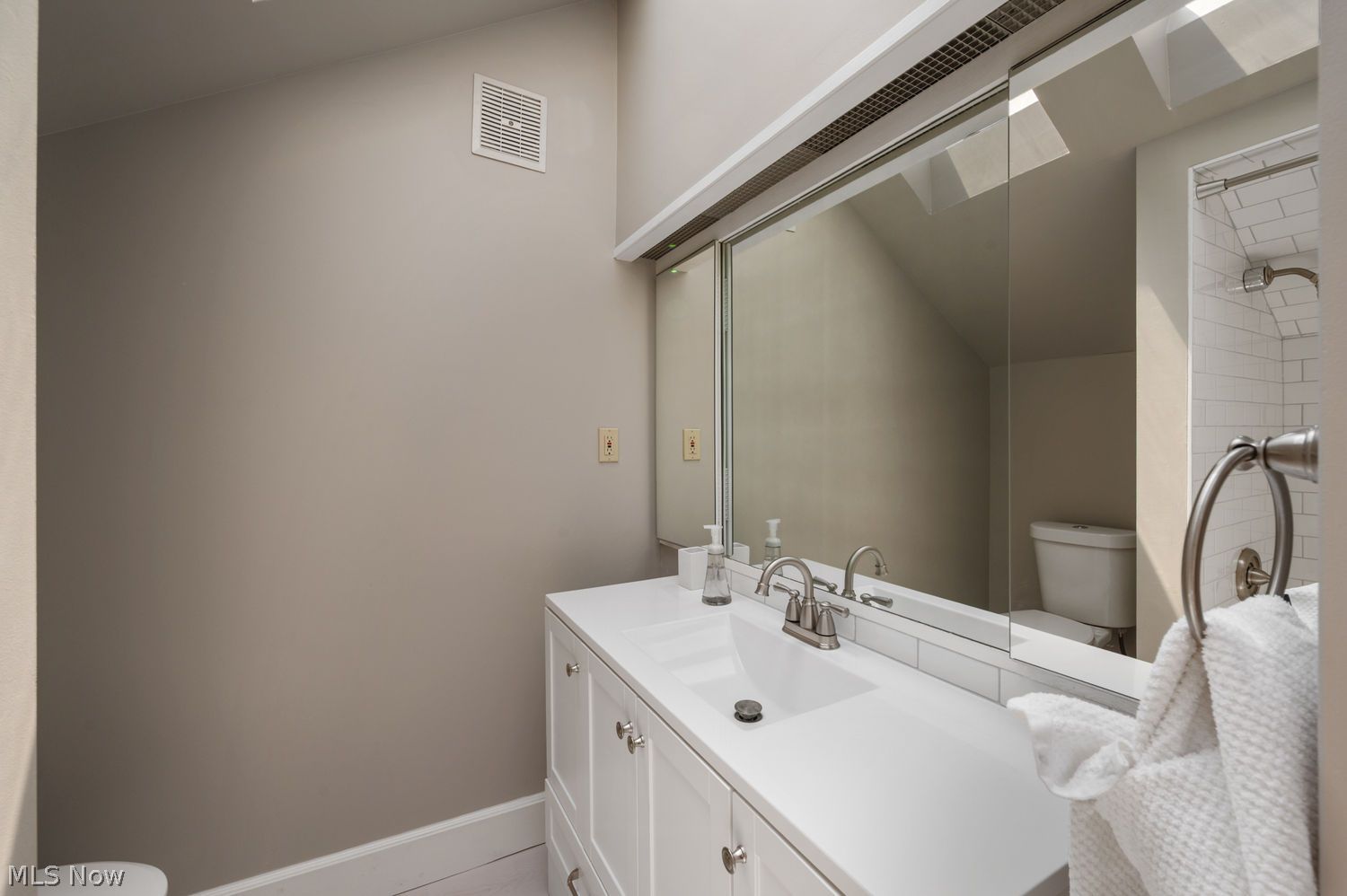 512 Crackel Road Aurora OH 44202