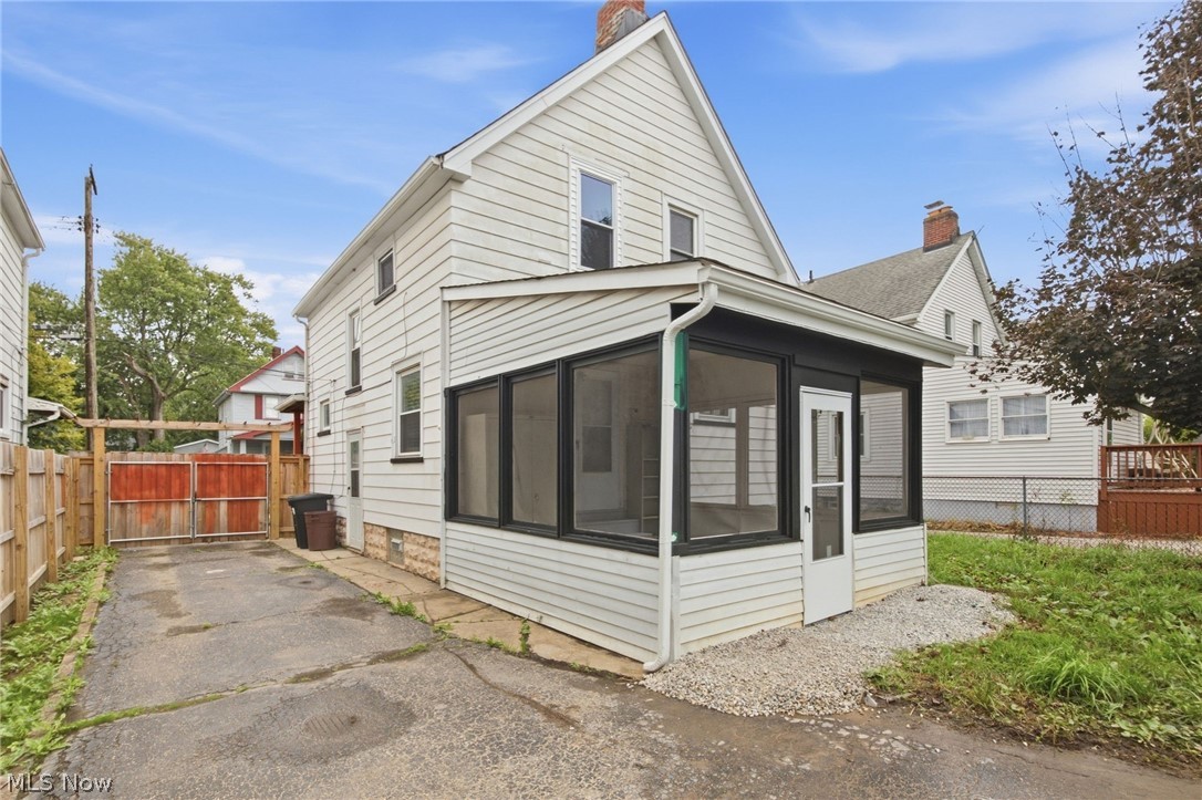 4324 Ardmore Avenue Cleveland OH 44109