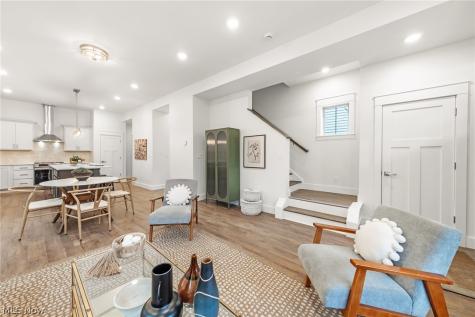 1885 Woodlawn Avenue Cleveland OH 44112