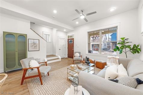 1885 Woodlawn Avenue Cleveland OH 44112