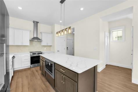 1885 Woodlawn Avenue Cleveland OH 44112