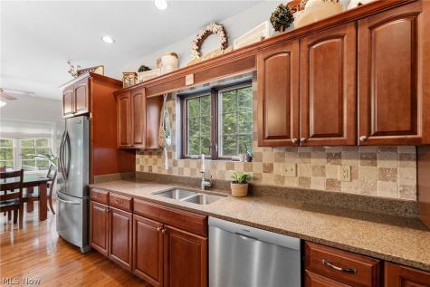 1 Cayuse Trail Malvern OH 44644