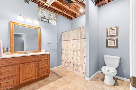 1 Cayuse Trail Malvern OH 44644
