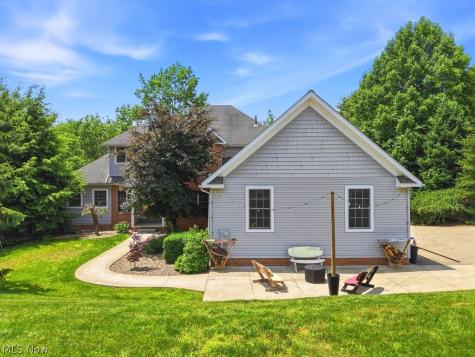 1 Cayuse Trail Malvern OH 44644