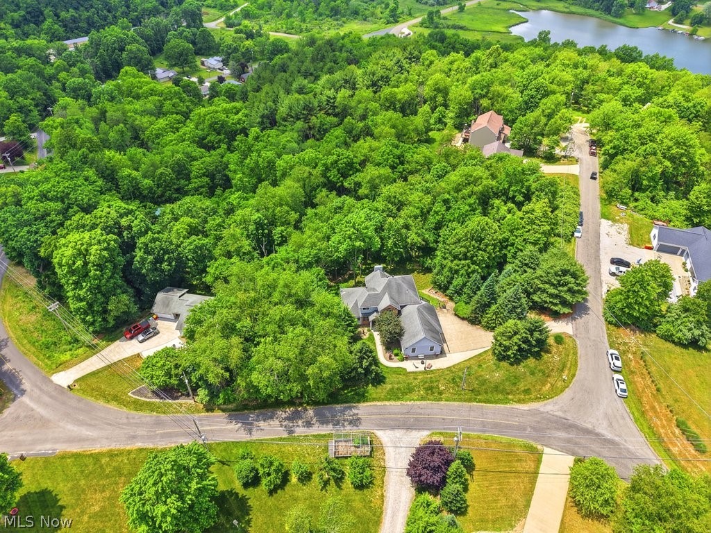 1 Cayuse Trail Malvern OH 44644