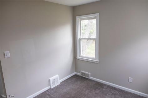 795 E 260th Street Euclid OH 44132