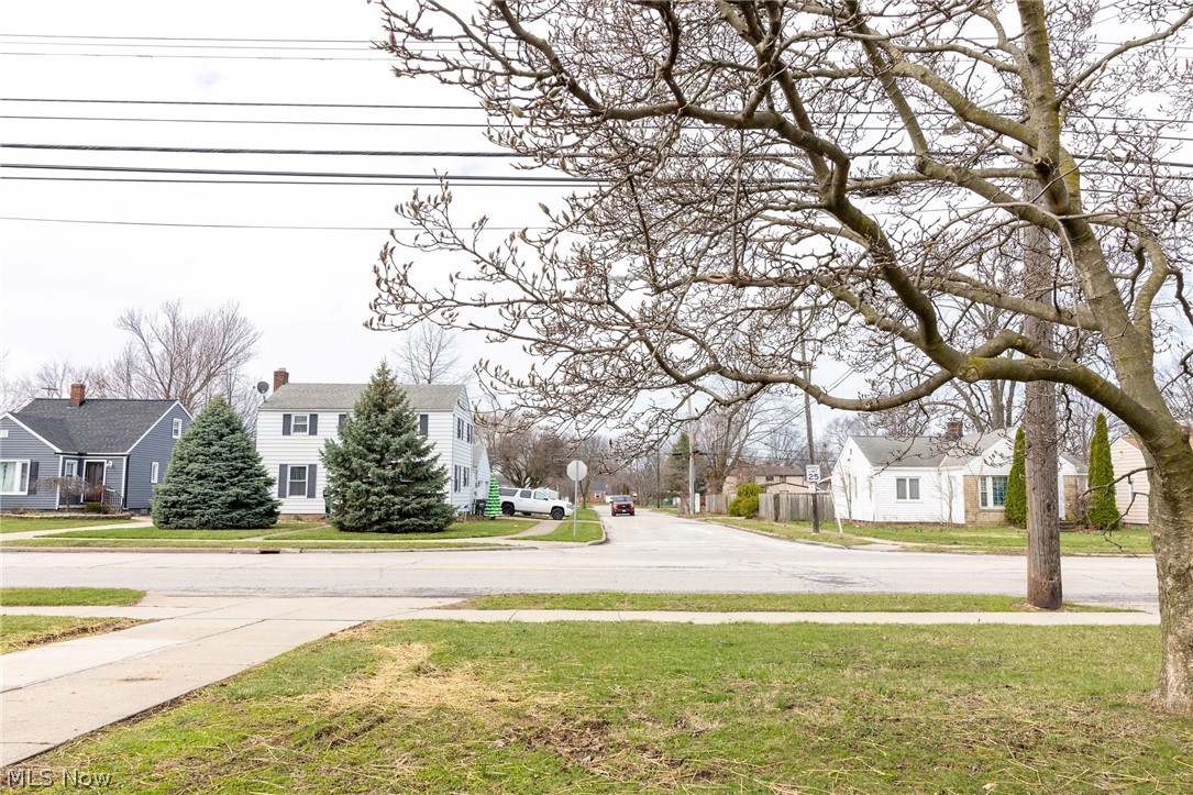 795 E 260th Street Euclid OH 44132