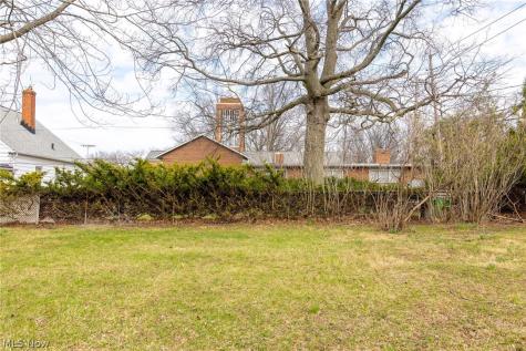 795 E 260th Street Euclid OH 44132