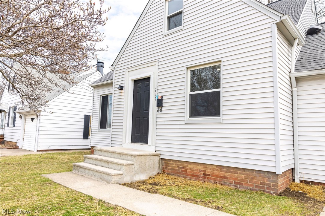 795 E 260th Street Euclid OH 44132