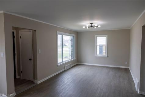 795 E 260th Street Euclid OH 44132