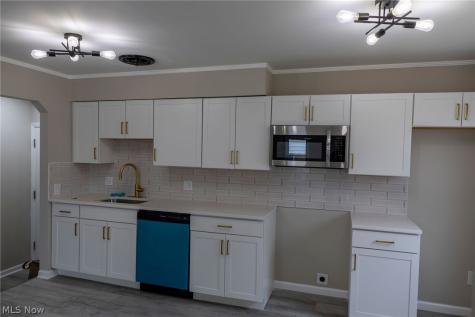 795 E 260th Street Euclid OH 44132