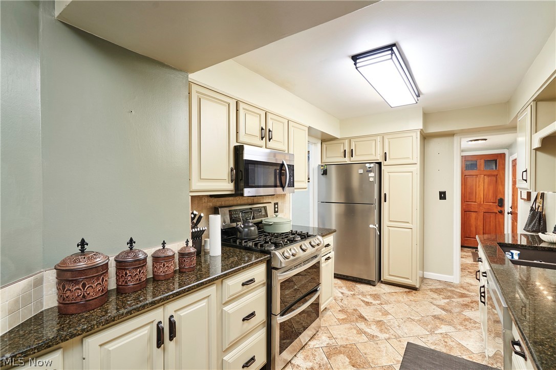 19670 S Sagamore Road Fairview Park OH 44126