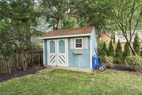 19670 S Sagamore Road Fairview Park OH 44126