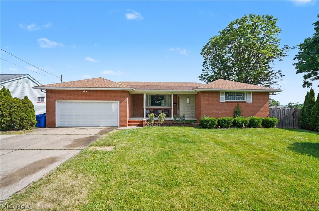 577 Geneva Avenue Struthers OH 44471
