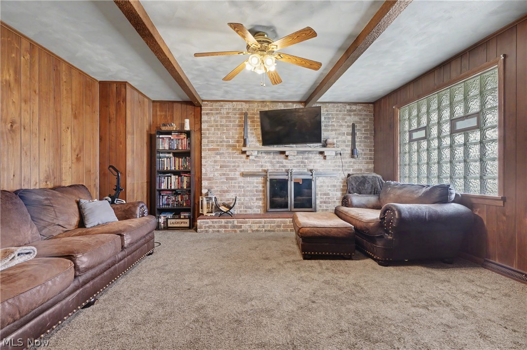 577 Geneva Avenue Struthers OH 44471