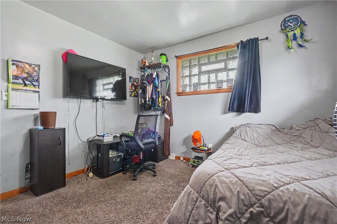 577 Geneva Avenue Struthers OH 44471