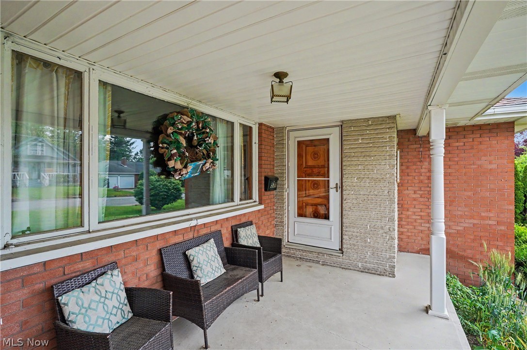 577 Geneva Avenue Struthers OH 44471