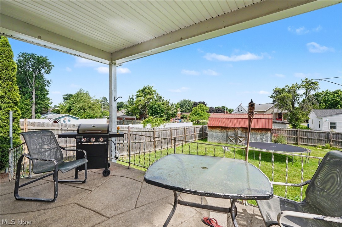 577 Geneva Avenue Struthers OH 44471