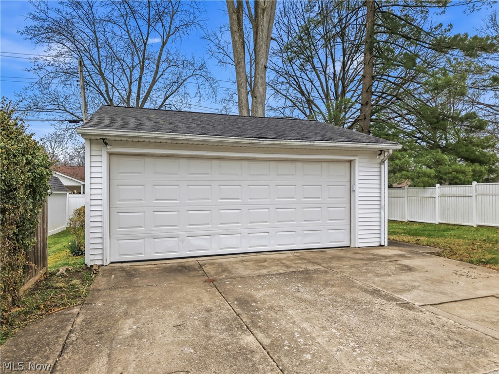 664 Perkinswood Boulevard NE Warren OH 44483