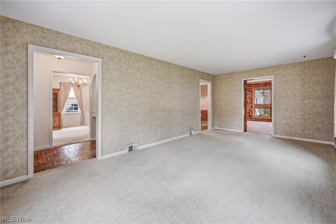 664 Perkinswood Boulevard NE Warren OH 44483