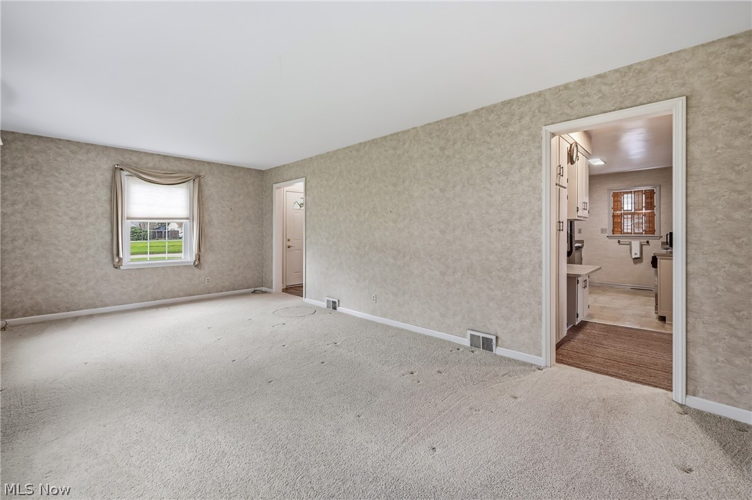 664 Perkinswood Boulevard NE Warren OH 44483